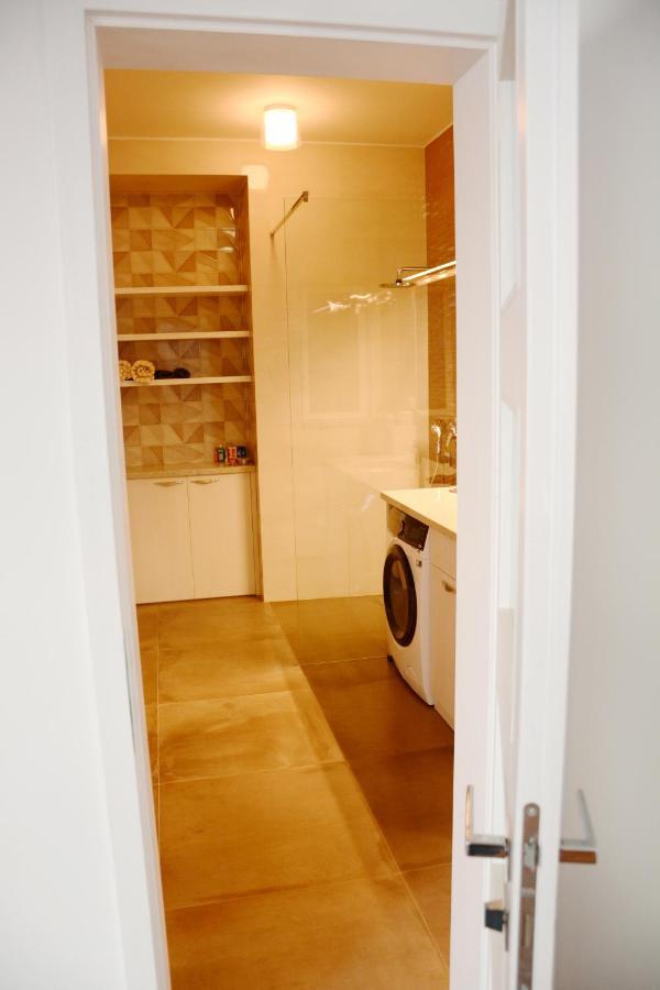 Premium Apartment Near Banska Bystrica Square With Two Big Bedrooms מראה חיצוני תמונה