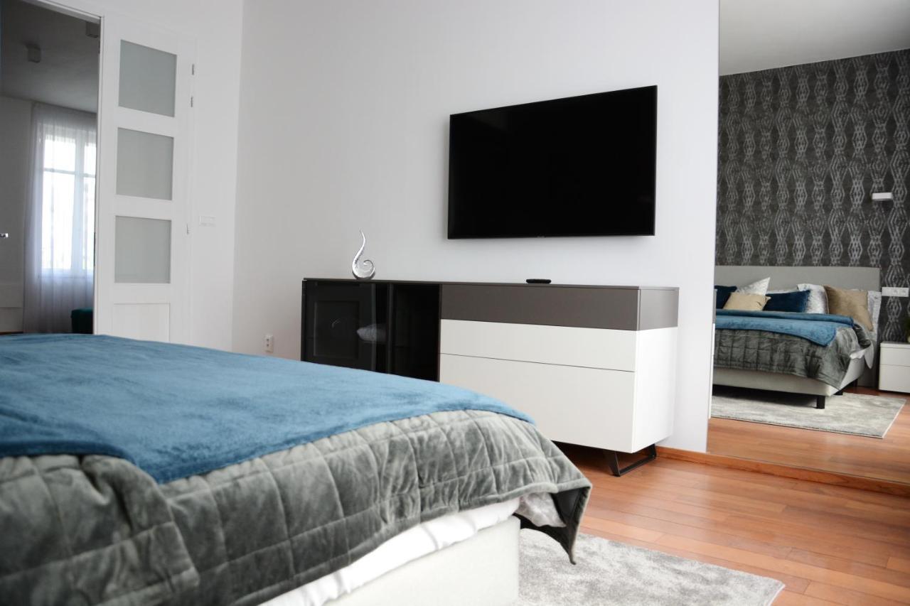 Premium Apartment Near Banska Bystrica Square With Two Big Bedrooms מראה חיצוני תמונה