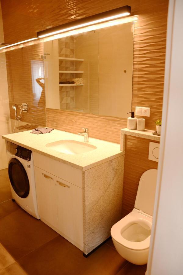 Premium Apartment Near Banska Bystrica Square With Two Big Bedrooms מראה חיצוני תמונה