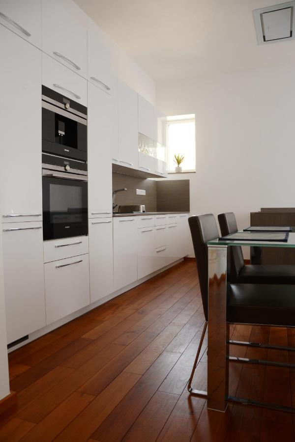 Premium Apartment Near Banska Bystrica Square With Two Big Bedrooms מראה חיצוני תמונה