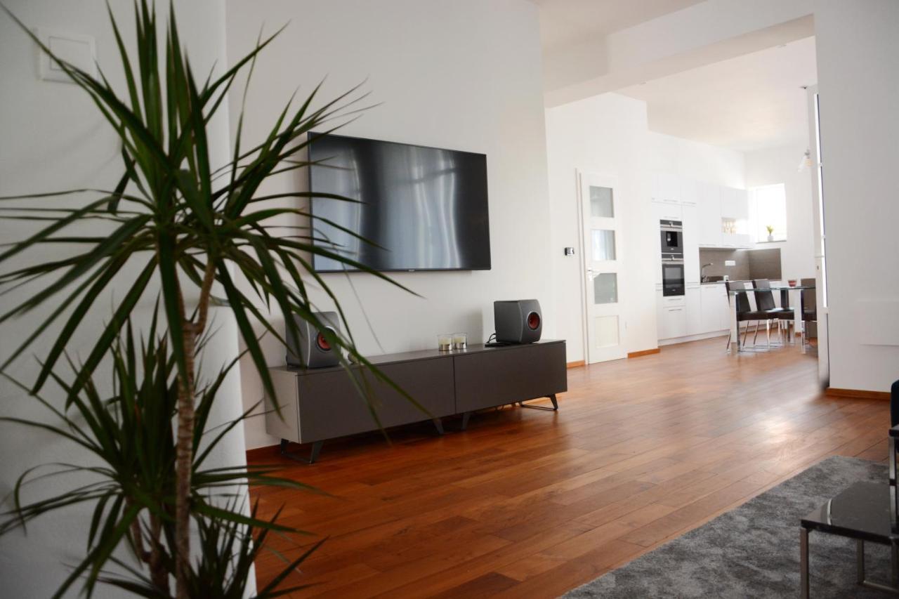 Premium Apartment Near Banska Bystrica Square With Two Big Bedrooms מראה חיצוני תמונה