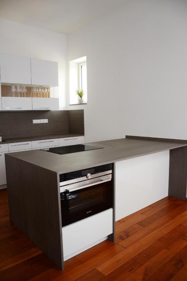 Premium Apartment Near Banska Bystrica Square With Two Big Bedrooms מראה חיצוני תמונה